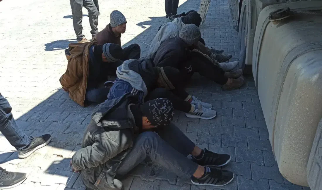 Tokat’ın Erbaa ilçesinde gerçekleştirilen operasyonda şüphe üzerine durdurulan konteyner yüklü