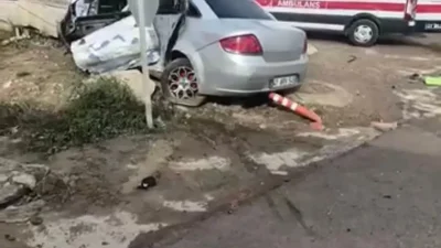 Kocaeli’nin İzmit ilçesinde meydana gelen feci kazada, otomobil ile belediye