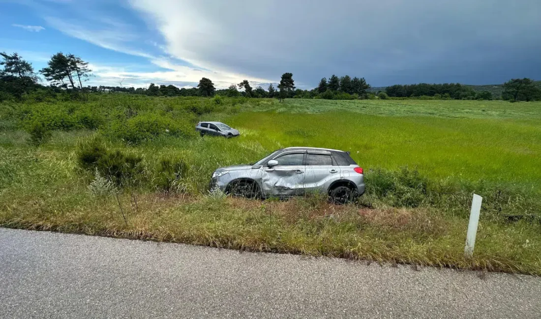 Çanakkale’nin Ayvacık ilçesinde cip ile otomobilin çarpışması sonucu meydana gelen