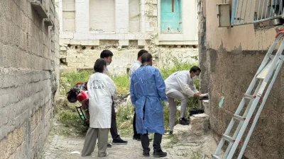 Şanlıurfa’nın Birecik ilçesinde yalnız yaşayan 60 yaşındaki Sabriye Kömek’ten iki