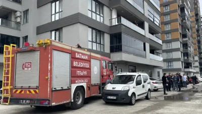Batman’da asansörde mahsur kalan iki kişiye yardım etmek için harekete