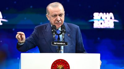 Cumhurbaşkanı Recep Tayyip Erdoğan, SAHA 2026 Fuarı’nda ulaşılan 8 milyar