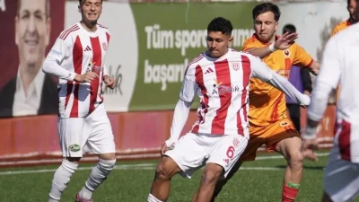 Ayvalıkgücü Belediyespor forması altında gösterdiği üstün performansla dikkatleri üzerine çeken