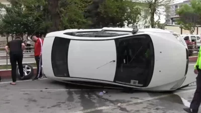Siirt-Kurtalan karayolu üzerinde seyir halindeki bir otomobilin refüje çarpması sonucu