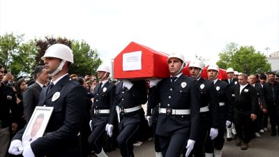 Tekirdağ’ın Çorlu ilçesinde dün görevleri başında şehit düşen kahraman polis