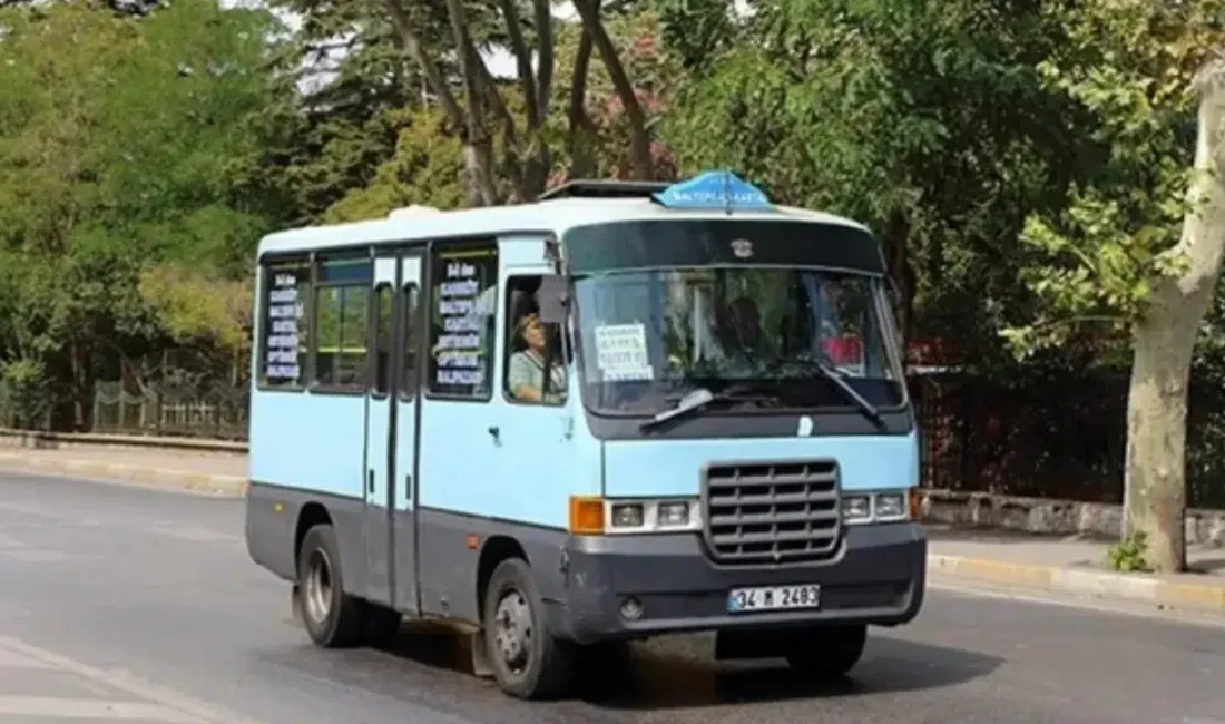 İstanbul Beylikdüzü’nde bir minibüs şoförü ile vatandaşlar arasında yaşanan gerginlik