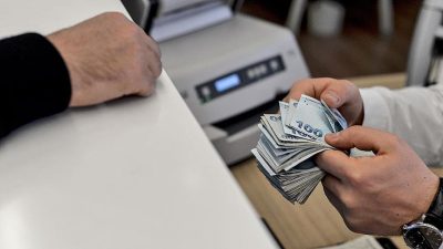Milli sporcu statüsüyle kazandığı bursu hazırlık sınıfında olduğu gerekçesiyle kesilen