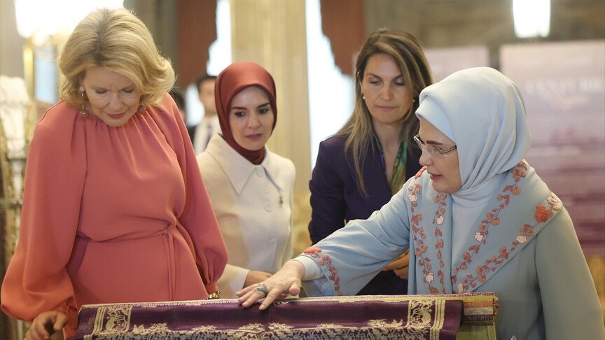 Cumhurbaşkanı Recep Tayyip Erdoğan’ın eşi Emine Erdoğan, Belçika Kraliçesi Mathilde’yi