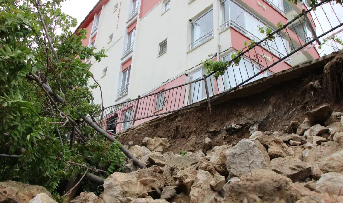 Amasya’da iki gündür aralıksız devam eden şiddetli yağışlar hayatı olumsuz