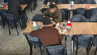 İstanbul Başakşehir’de bir restorana gelen iki kişi, 900 TL tutarındaki