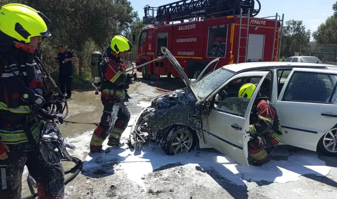 Balıkesir’in Edremit ilçesinde seyir halindeyken bir anda alev almaya başlayan