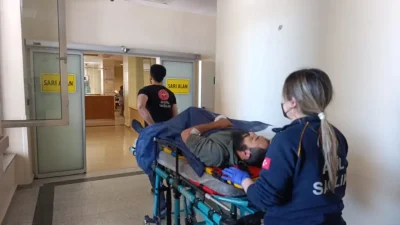 Adıyaman merkezde meydana gelen şiddetli çarpışmada iki sürücü kanlar içinde