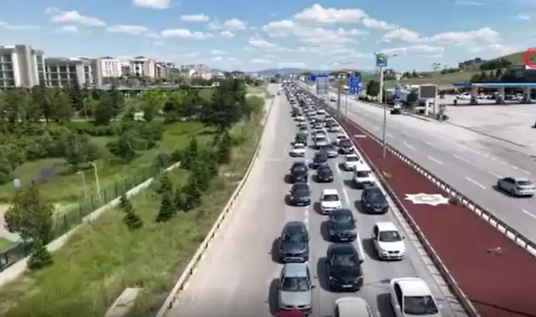 Bayram tatilinin sona ermesiyle birlikte milyonlarca vatandaş dönüş yolculuğuna başlarken,