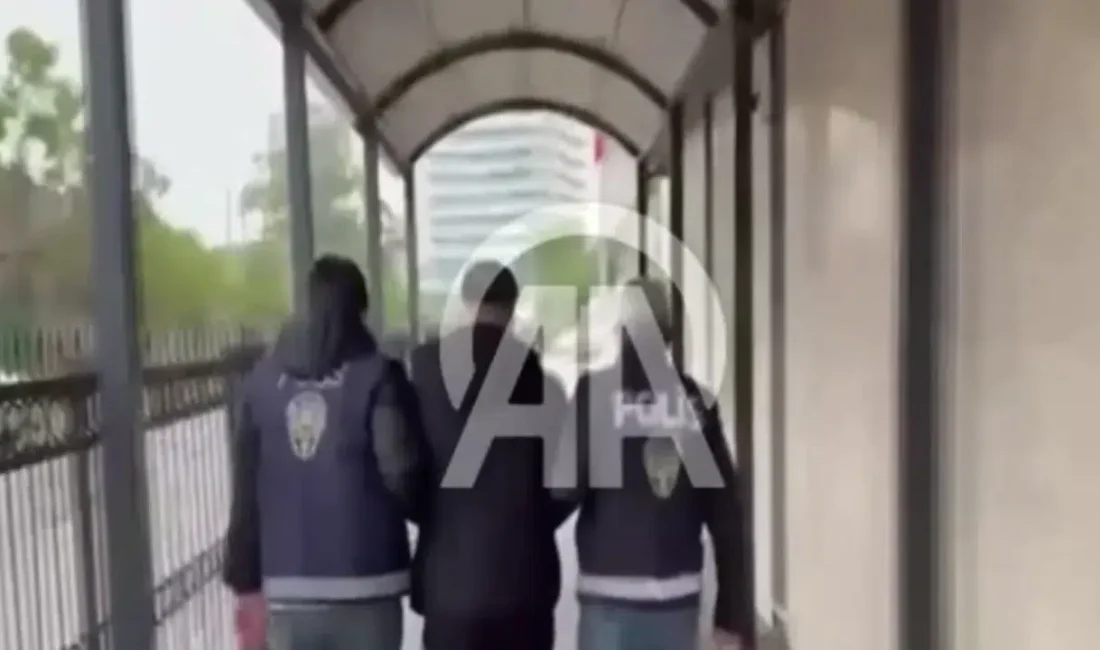 İzmir’in Karabağlar ilçesinde emniyet güçlerinin düzenlediği operasyonda, hakkında yarım asırlık