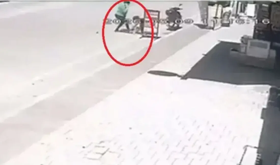 Adana’da sokak ortasında küçük bir çocuğun maruz kaldığı şiddet anları