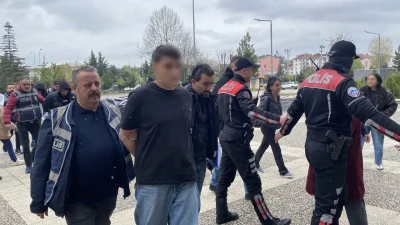 Bolu’da iki gencin sokak ortasında tabancayla vurularak yaralanması olayının ardından