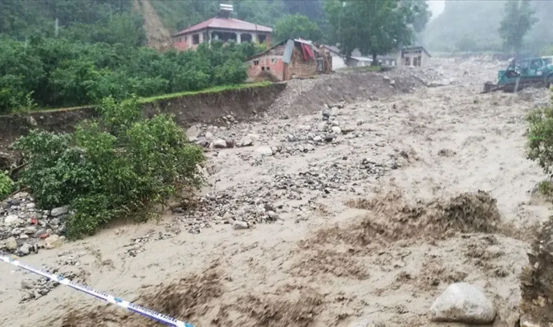 Bilecik’te aralıksız devam eden şiddetli sağanak yağışın ardından Sorgun ve