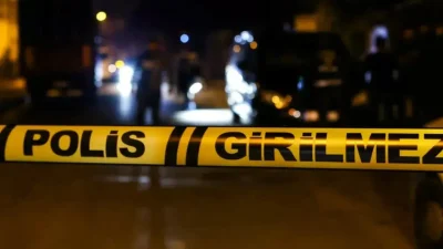 Erzurum’da sabah saatlerinde meydana gelen feci olayda, cami önünde yerde