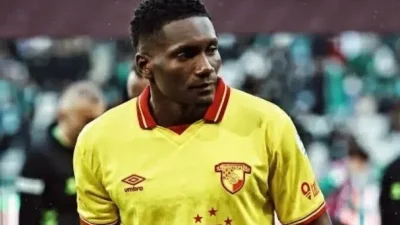Trendyol Süper Lig ekiplerinden Göztepe’de sıcak saatler yaşanıyor. Sarı-kırmızılı formayı