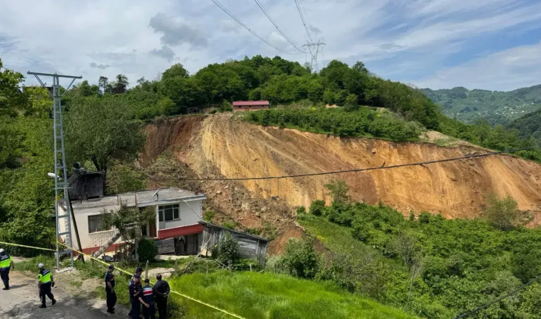 Ordu’nun Fatsa ilçesinde meydana gelen ve fındık üreticilerini korkutan heyelan