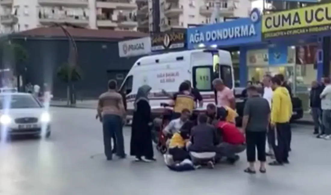 Antalya’nın Serik ilçesinde iki motosikletin kafa kafaya çarpıştığı feci trafik
