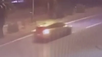 Muğla’nın Bodrum ilçesinde kontrolden çıkan bir otomobil, seyir halindeki 112