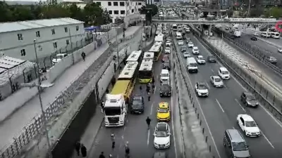 İstanbul’un en yoğun ilçelerinden Bahçelievler’de meydana gelen İETT otobüsü arızası,