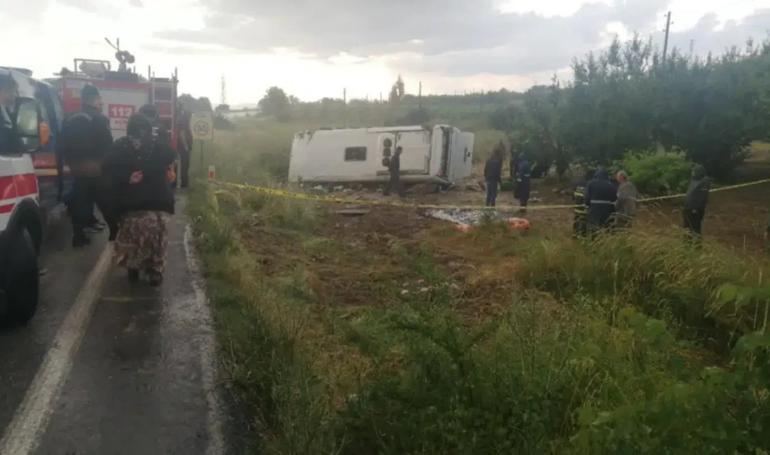 Isparta’nın Gelendost ilçesinde yağışlı havanın etkisiyle kontrolden çıkan bir tur