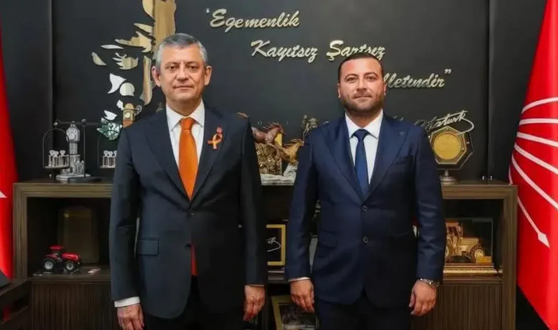 İzmir siyasetinde hareketli saatler yaşanıyor. Seferihisar Belediyesi Başkan Yardımcısı ve