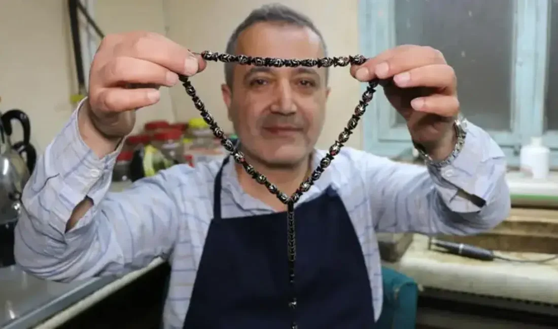 Türkiye’de bir ilke imza atan Erzurumlu tespih ustası Sinan Ağırman,