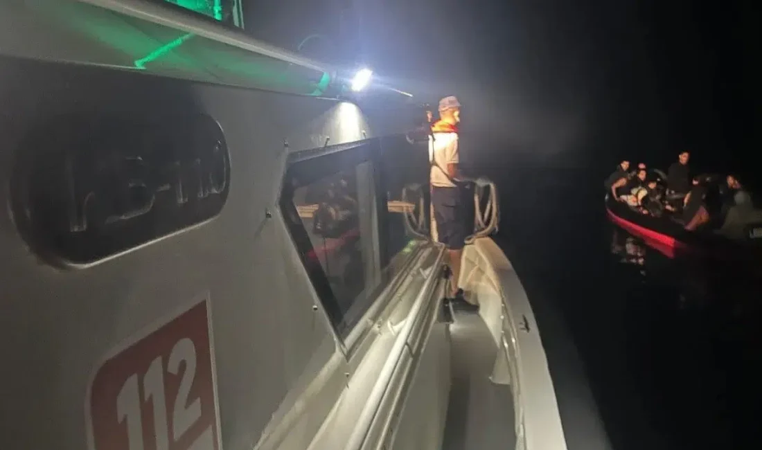 Muğla’nın Bodrum ilçesi açıklarında sürüklenen ve içinde onlarca düzensiz göçmenin