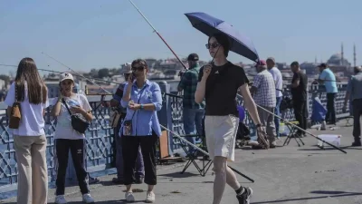 İstanbul genelinde etkisini sürdüren boğucu sıcak hava dalgasının ardından İstanbulluların