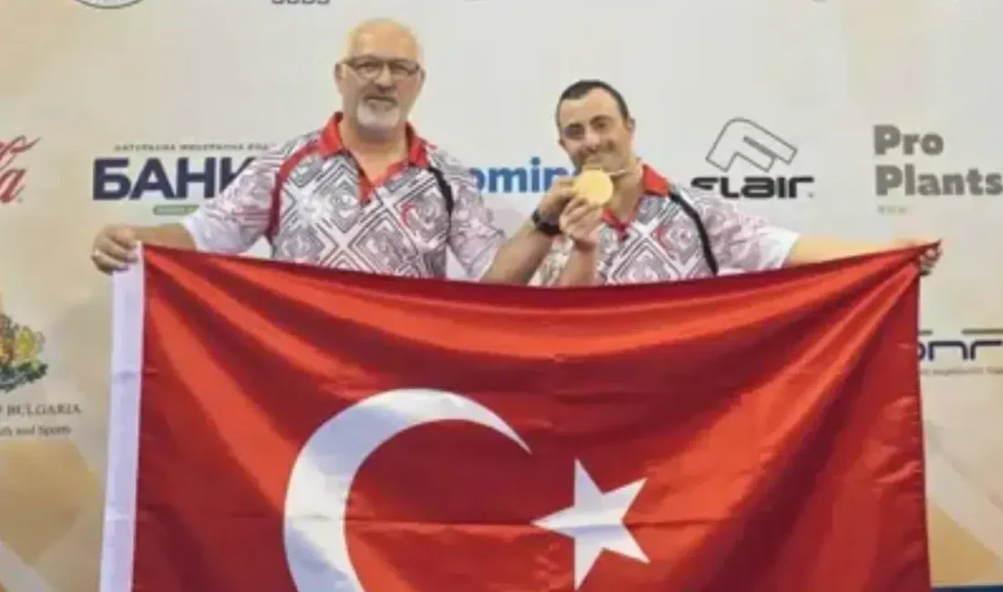 İzmir Büyükşehir Belediyespor’un gururu down sendromlu milli sporcu Alper Öztürk,