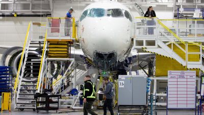 Avrupalı havacılık devi Airbus, aktarmasız tam 22 saat boyunca havada