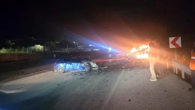 Kayseri’nin Pınarbaşı ilçesinde iki otomobilin çarpışması sonucu meydana gelen feci