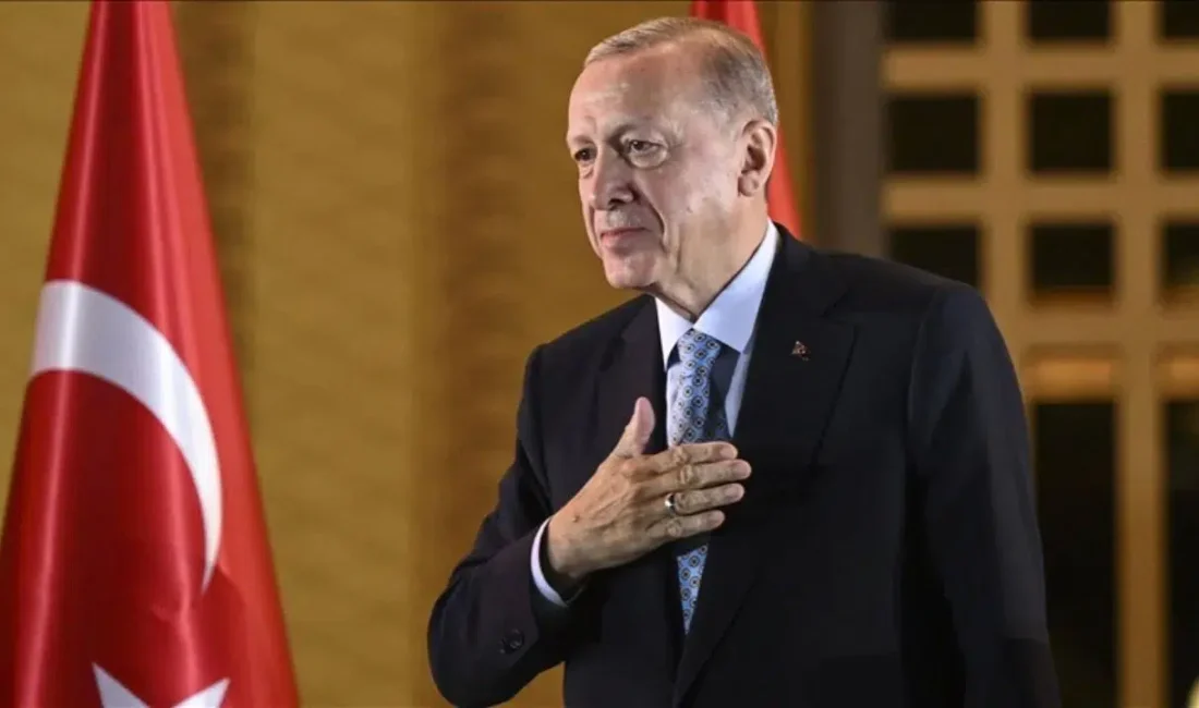 TÜRGEV’in 30. kuruluş yıl dönümü buluşmasında gençlerle bir araya gelen