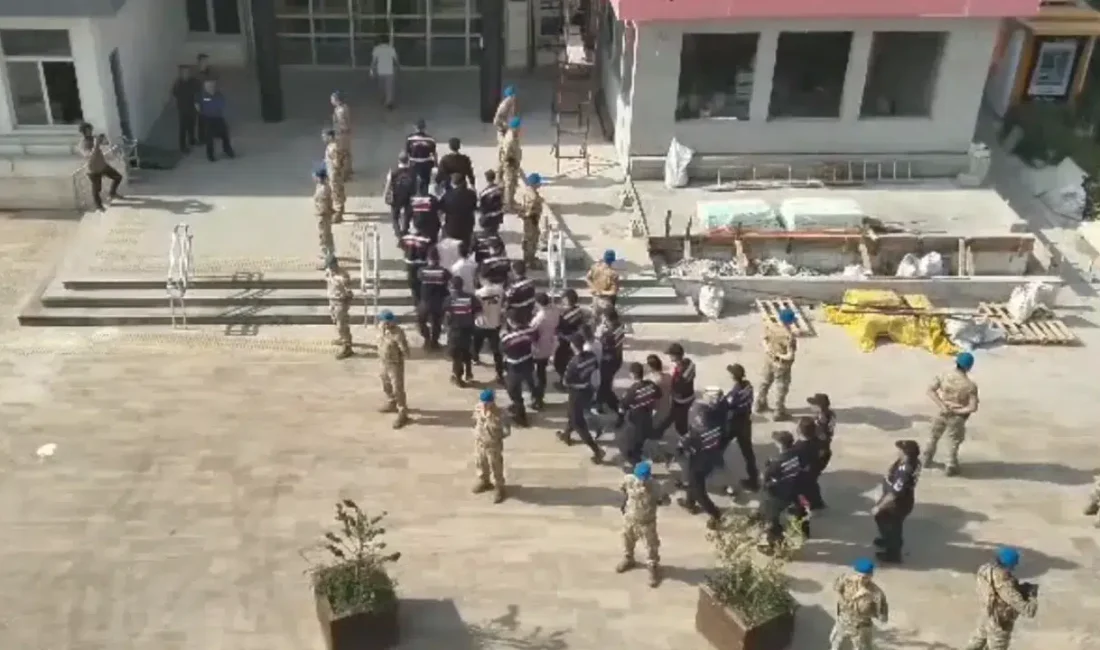 İçişleri Bakanlığı koordinasyonunda 24 ilde gerçekleştirilen eş zamanlı uyuşturucu operasyonlarında
