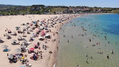 Karadeniz’de dalga boyu yükseliyor, tehlikeli akıntılar can güvenliğini tehdit ediyor.