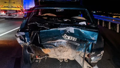 Kırıkkale’de arıza yaptığı için bankette bekleyen otomobile arkadan gelen başka