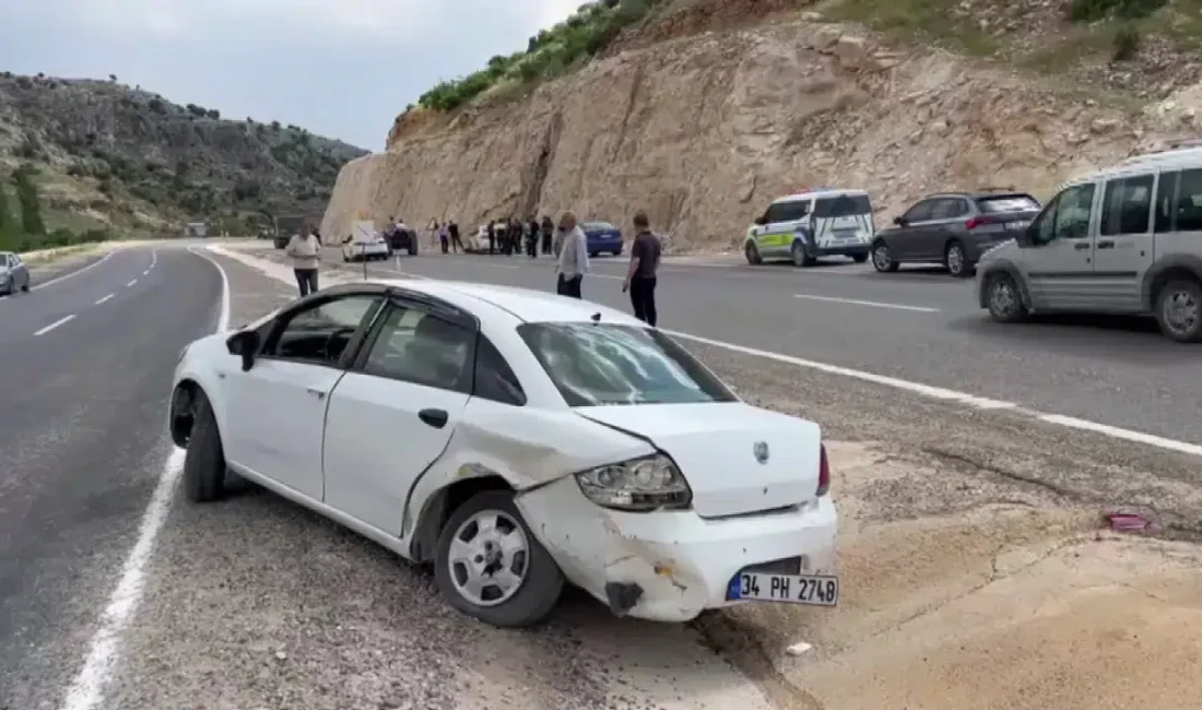 Adıyaman’ın Besni ilçesinde iki otomobilin çarpışması sonucu meydana gelen şiddetli