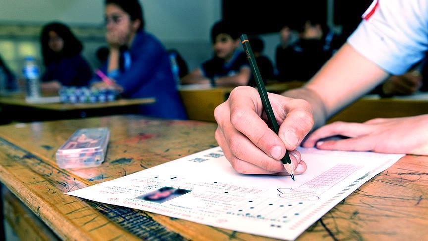 İstanbul’da Yükseköğretim Kurumları Sınavı’na (YKS) cep telefonu sokarak yapay zeka