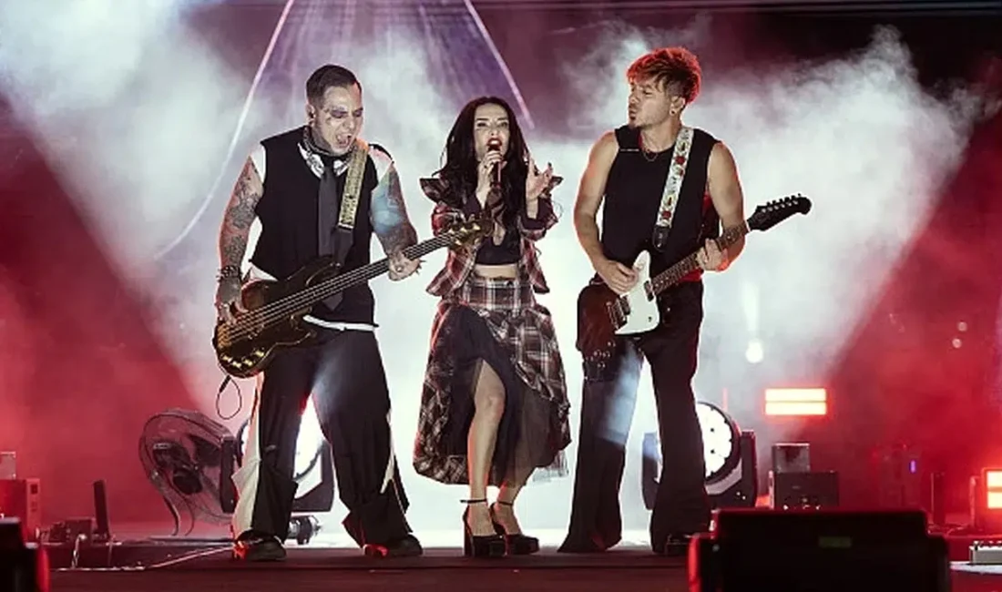 Türk rock müziğinin en sevilen ekiplerinden Model, Konya’da sahne aldığı