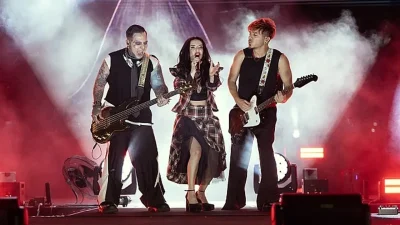 Türk rock müziğinin en sevilen ekiplerinden Model, Konya’da sahne aldığı