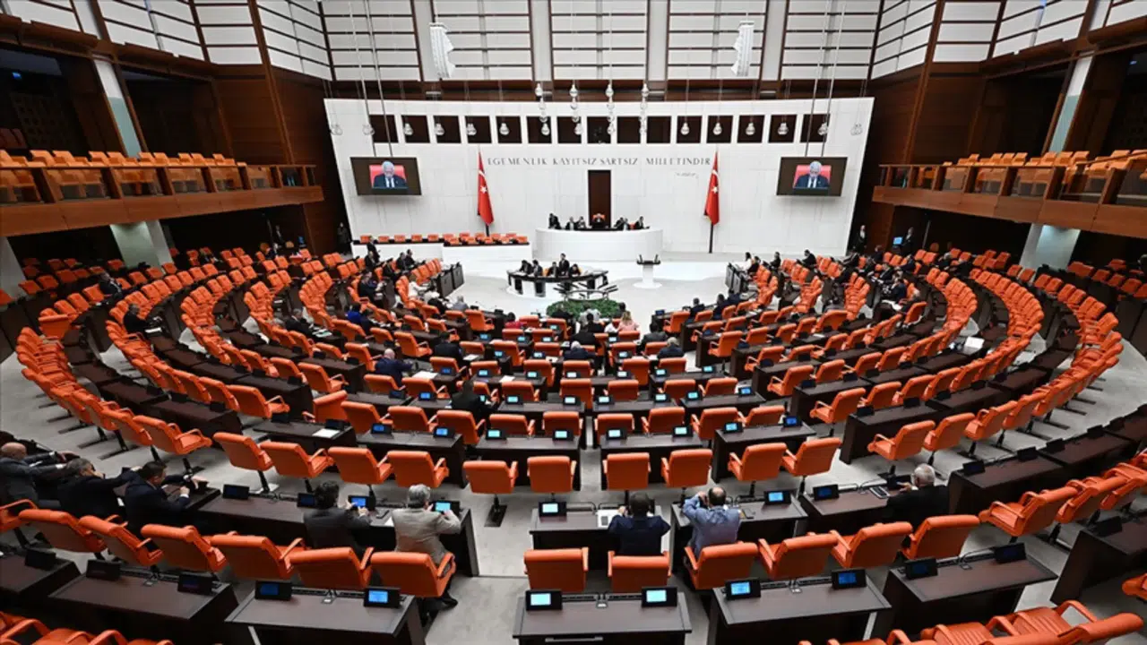 Normal şartlarda 1 Temmuz itibarıyla tatile girmesi beklenen Türkiye Büyük