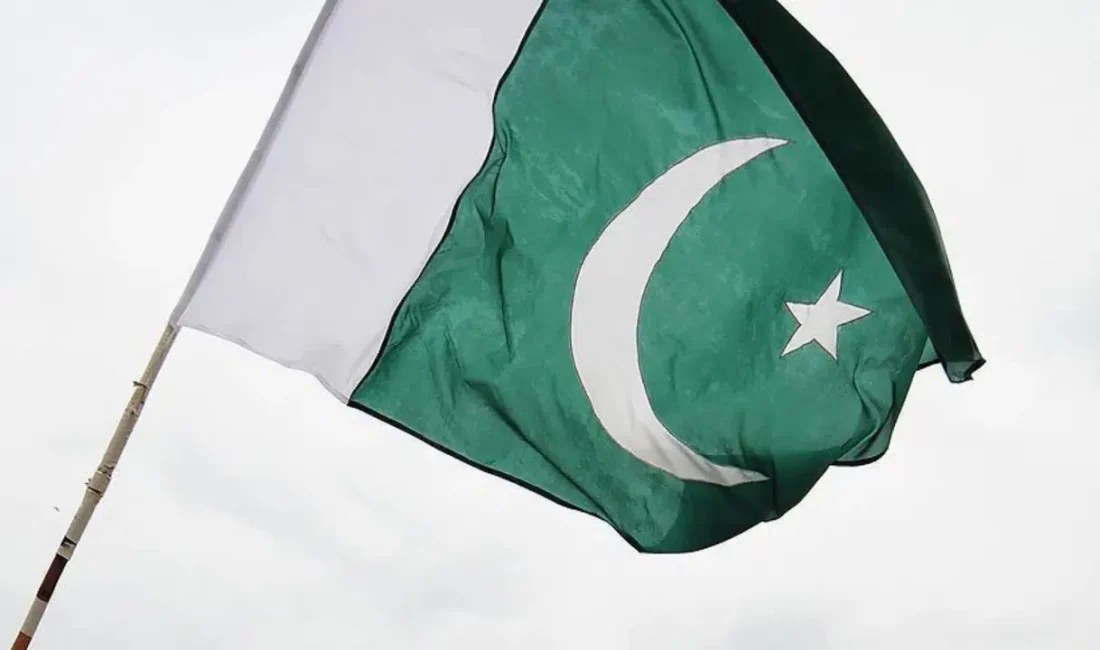 Pakistan’ın Karaçi kentinde meydana gelen korkunç kazada, freni boşalan bir