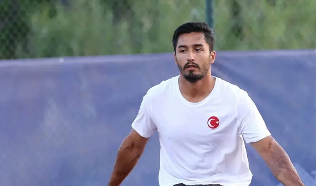 Fransa Açık tenis turnuvasında quad tekerlekli sandalye kategorisinde mücadele eden