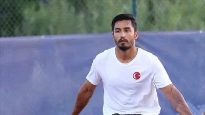Fransa Açık tenis turnuvasında quad tekerlekli sandalye kategorisinde mücadele eden
