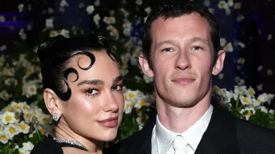 Dünyaca ünlü şarkıcı Dua Lipa, bir süredir birlikte olduğu İngiliz