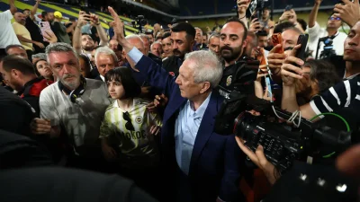 Fenerbahçe’de yeniden başkanlık koltuğuna oturan Aziz Yıldırım, camiayı heyecanlandıran çok