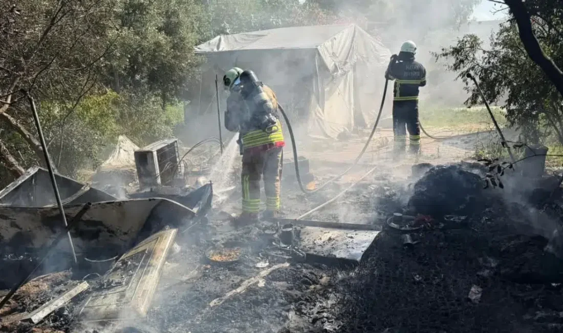Hatay’ın Kırıkhan ilçesinde aniden yükselen alevler bir anda bahçeyi ve